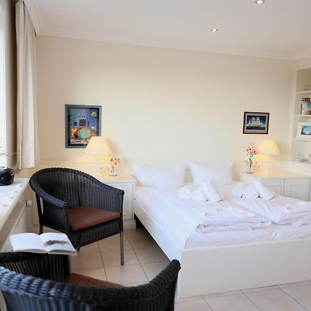 Wohnen Sie im Herzen Westerlands, in einer komplett neu renovierten 1-Zimmer Wohnung Exterior foto